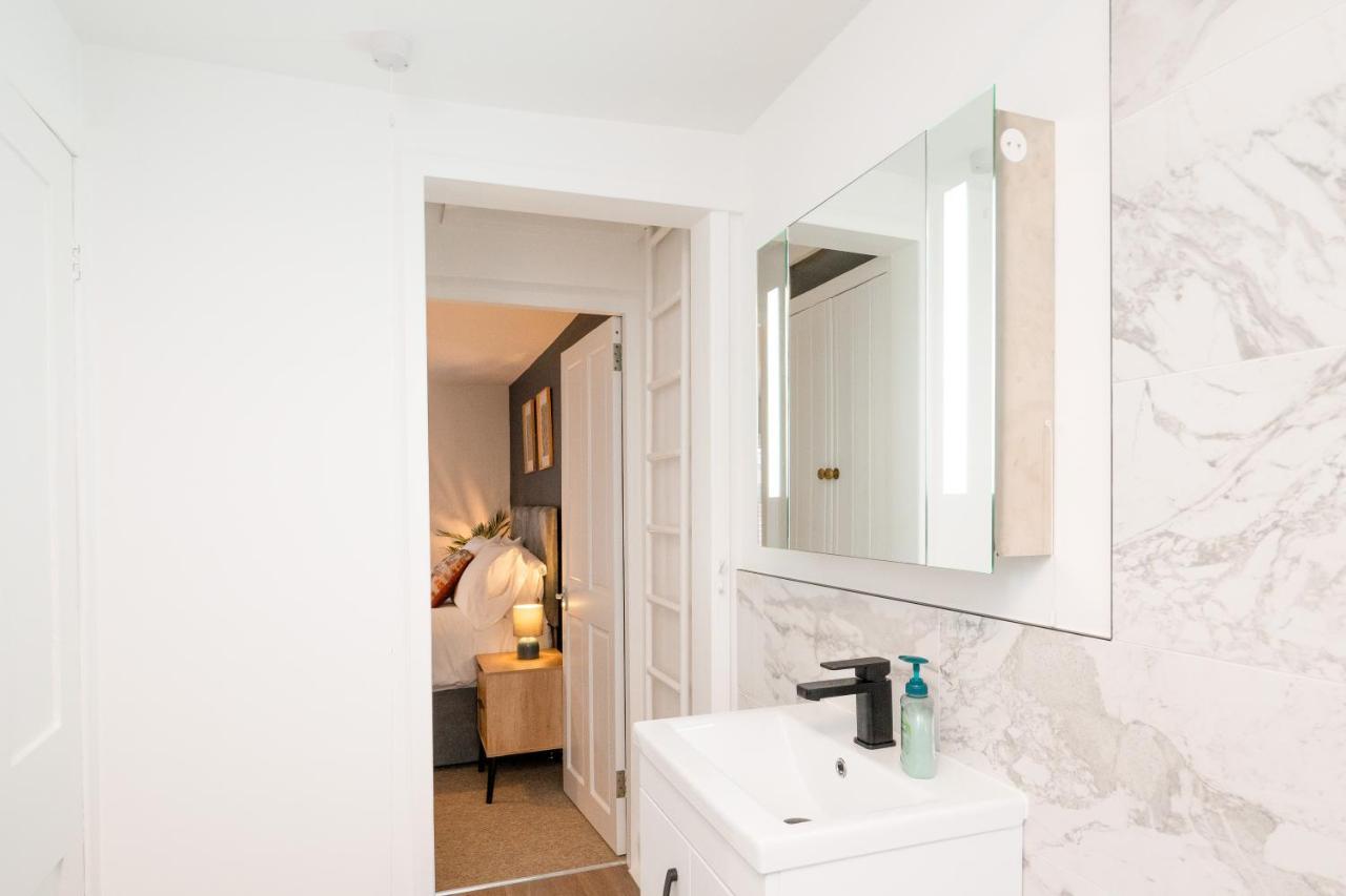 Stunning 2-Bedroom Home In City Centre With Wi-Fi! Tunbridge Wells Extérieur photo