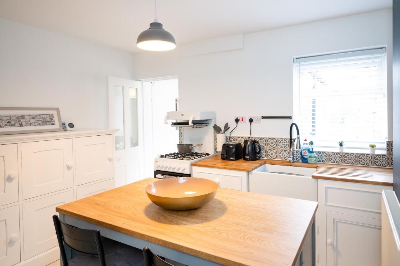 Stunning 2-Bedroom Home In City Centre With Wi-Fi! Tunbridge Wells Extérieur photo